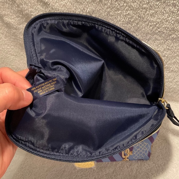 Estée Lauder NWOT Chain-Link Print Cosmetic Bag - Picture 12 of 15